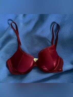 Calvin Klein Satin Molded Underwire Bra in Burgundy